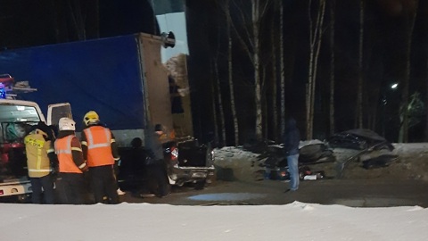 Два человека погибли в столкновении с фурой в Петрозаводске