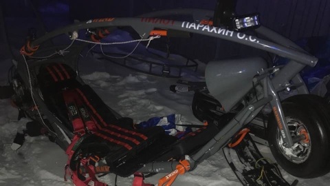 Дельтаплан рухнул на жилой дом в Звенигороде