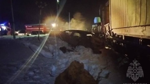 Легковушка угодила под поезд в Ивановской области, есть пострадавшие