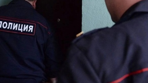 На выкинувшую новорожденную дочь в мусорный бак мать завели дело