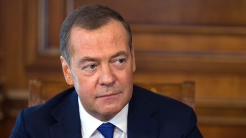 Медведев продолжил шутить про Пекку и Матти