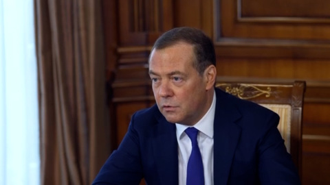 Медведев о переговорах с Украиной: говорить можно только с хозяевами