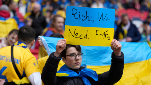 Болельщики сборной Украины перепутали футбол с политикой