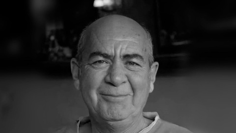 Скончался актер Кексал Энгюр, озвучивший Сквидварда в "Губке Бобе"