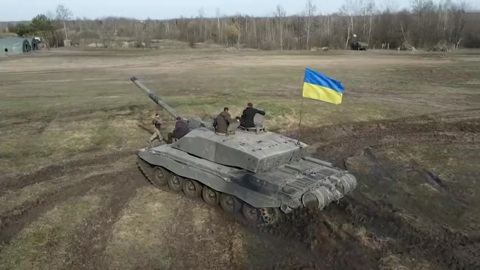 Украинский танкист случайно подбил свою бронетехнику