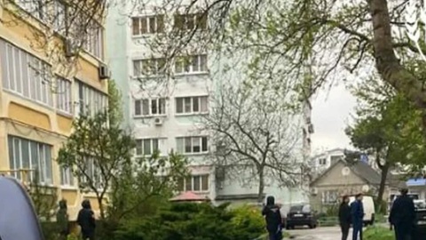 В Геленджике пятимесячная девочка выпала с девятого этажа