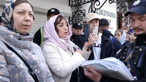 Верующие пришли поддержать митрополита УПЦ и получили повестки