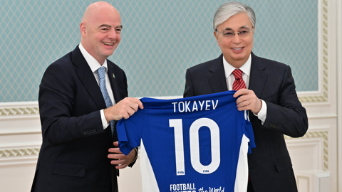 Президент Казахстана Токаев встретился с главой FIFA Инфантино