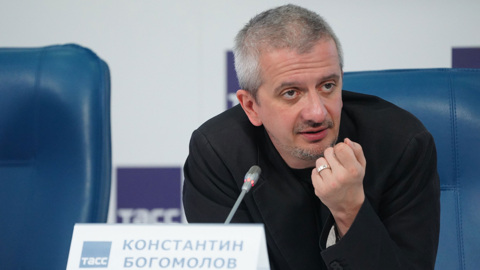 Режиссер Богомолов призвал "либералов" перестать презирать Россию