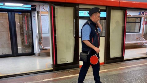 На Кольцевой линии метро встали поезда