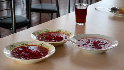 Из-за массового отравления в школе проверяют поставщиков продуктов