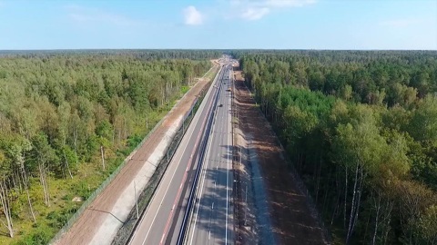 В Калужской области на трассу упали два беспилотника