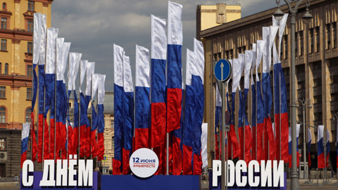 Ко Дню России Москву украсили свыше 4 тысяч флагов