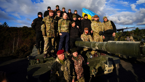 Украинские танковые экипажи вернулись домой после обучения в Британии
