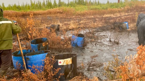 Серьезный разлив нефти произошел в Коми