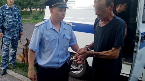 Рецидивист жестоко расправился с заслуженным учителем РСФСР
