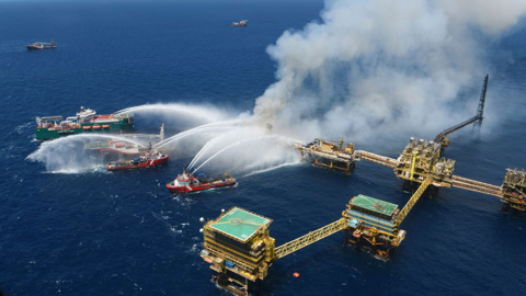 На платформе Pemex в Мексиканском заливе произошел пожар