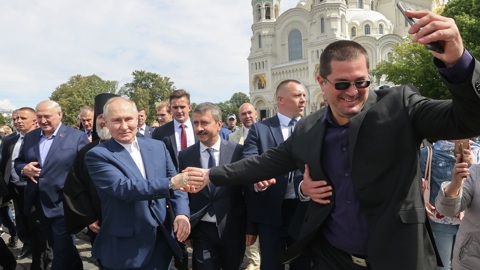 Важнее, чем карантин. Путин и Лукашенко пообщались с кронштадтцами