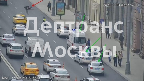 В центре Москвы при ударе о столб погиб мотоциклист