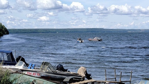 В Чувашии найдено тело водителя перевернувшегося на Волге катера