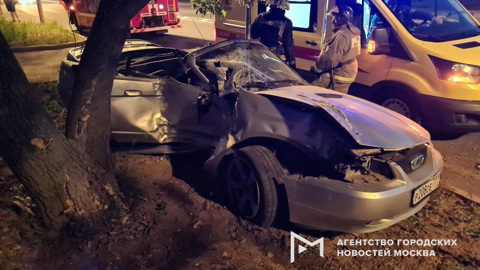 В Москве водитель сбежал после ДТП, бросив раненую пассажирку