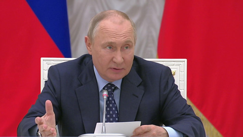 Путин призвал повысить престиж водителей общественного транспорта