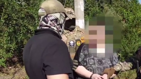 Шпионившую за российскими военными женщину задержали в ЛНР