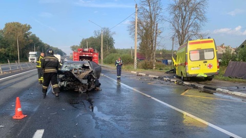Семь человек пострадали в аварии со скорой на федеральной трассе "Волга"