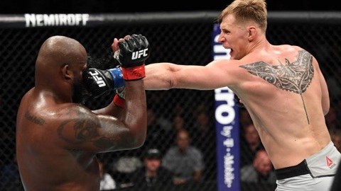 "Настоящий монстр". Глава UFC оценил победу Волкова