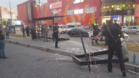 В Нальчике автомобиль сбил людей на остановке