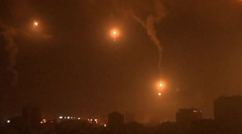 ВВС Израиля обстреляли объекты ХАМАС в секторе Газа после запуска шаров со взрывчаткой