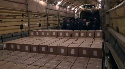Колонна МЧС России с помощью для семей шахтеров прибыла в ДНР