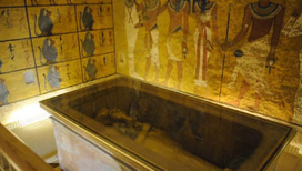 Где покоится Нефертити: в гробнице Тутанхамона ищут тайные комнаты