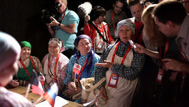 Евровидение-2012. "Бурановские бабушки"/Eurovision 2012. "Buranovskiye Babushki". На красной дорожке церемонии открытия