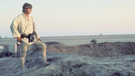 Татуин в киноэпопее "Звёздные войны" - планета-пустыня, вращающаяся вокруг двойной звезды Внешнего края. В этом мире, по сюжету, выросли Энакин и Люк Скайуокеры. 