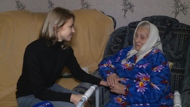Наталья Поклонская в родном селе: трогательные кадры встречи с бабушкой