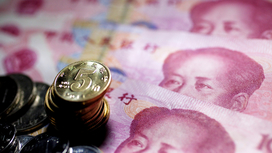 Эксперт: евро и юань могут вытеснить доллар с мирового рынка