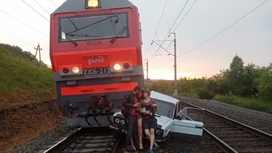 Видео столкновения поезда и авто. Смотреть фото Видео столкновения поезда и авто. Смотреть картинку Видео столкновения поезда и авто. Картинка про Видео столкновения поезда и авто. Фото Видео столкновения поезда и авто