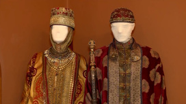 Ипатьевскому монастырю подарили царскую одежду, посох и трон из сериала "Годунов"