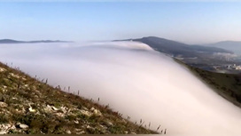 "Облачный водопад" возле Новороссийска попал на видео