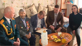 На Сахалине поздравили со 102-летием ветерана Николая Наумова