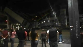 Число жертв обрушения метромоста в Мехико увеличилось до 20