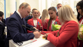 Встреча Путина с олимпийцами: кадры, которых еще не было в эфире