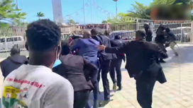 Премьера Гаити попытались застрелить на выходе из храма