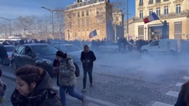 В Париже начались столкновения полиции и участников "Конвоя свободы"