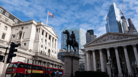 Банк Англии  повысил ставку максимальным темпом за 33 года