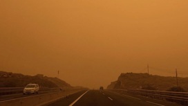 Обрушившуюся на Испанию песчаную бурю из Сахары сняли на видео