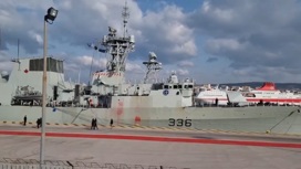 Натовский фрегат подвергся нападению в греческом порту