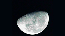 Вид на Луну с МКС.