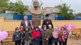 На Ставрополье открыли памятник народному артисту СССР Владимиру Этушу